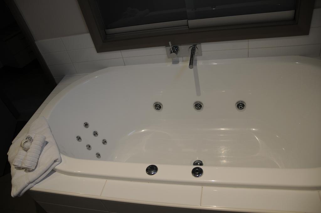 ألباني Saltair Luxury Accommodation - Adults Only الغرفة الصورة
